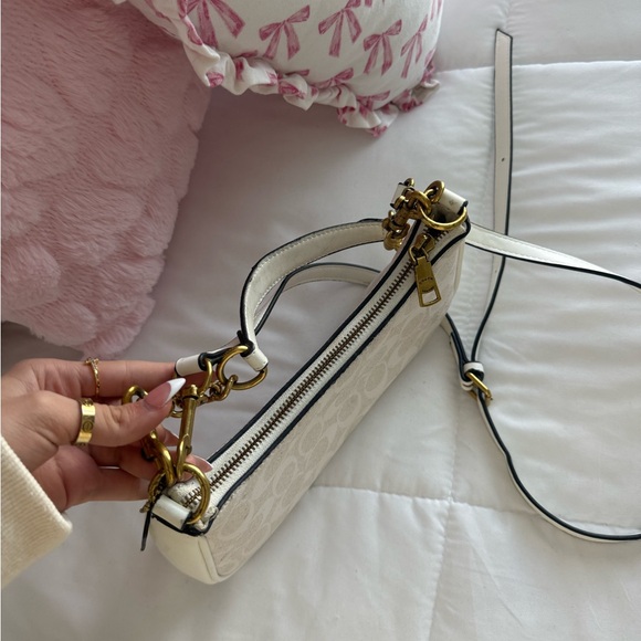 White Coach Teri Shoulder Bag in signature canvas - Picture 7 of 11